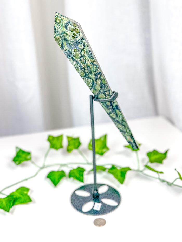 Kambaba Jasper Wand on Stand (68A)