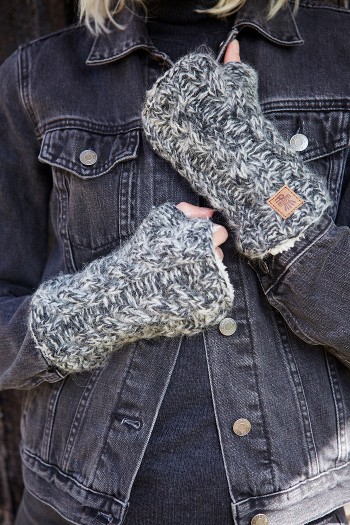 CAIRNGORM HANDWARMER CHARCOAL