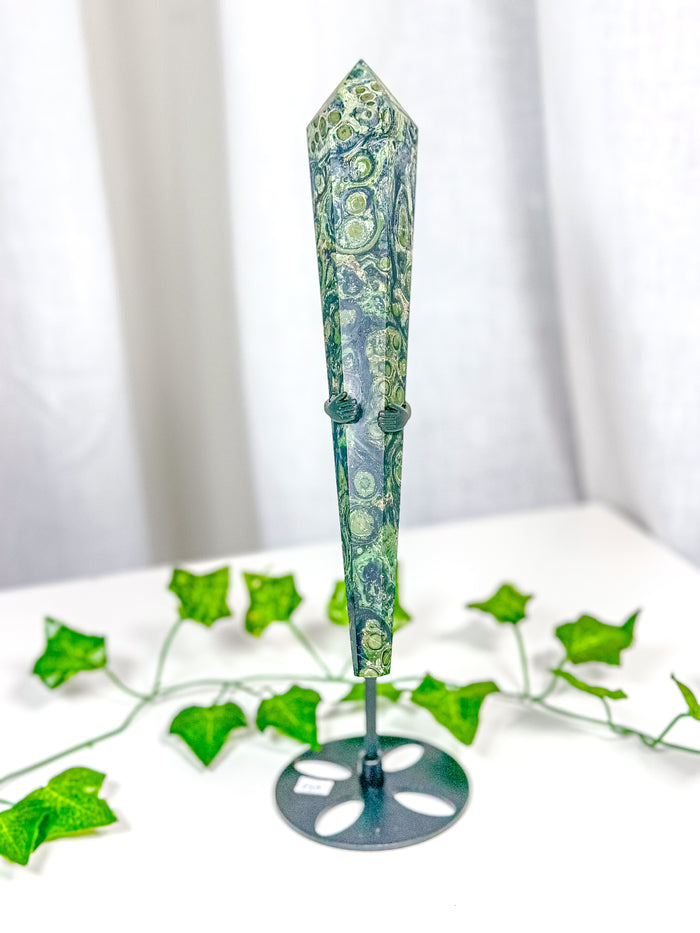 Kambaba Jasper Wand on Stand (68A)