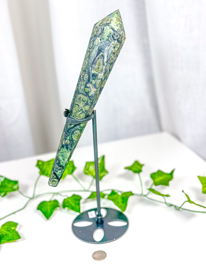 Kambaba Jasper Wand on Stand (68A)