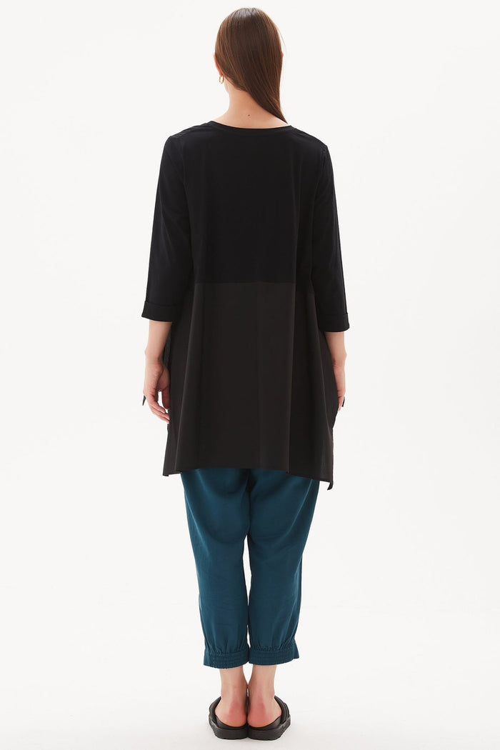 Tirelli 23A3108 Ava Black Relaxed Fit Round Neck Top - Dotique