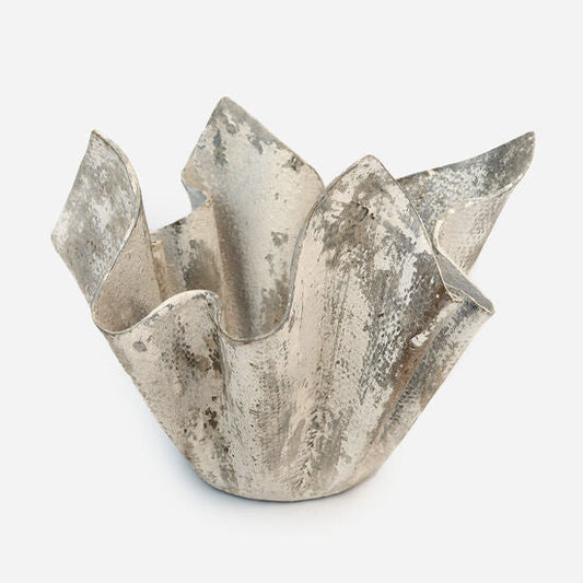 White Mouchoir Planter