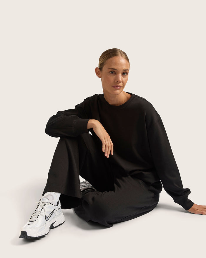 Women's Straight Leg Sweat Pants - Black